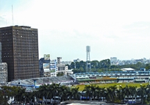 চিত্র:DhakaStadium.jpg