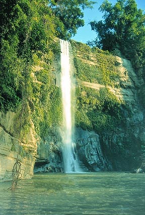চিত্র:MadhabkundaWaterFall.jpg