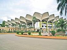 চিত্র:DhakaKamalapurRailwayStation.jpg