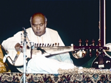 চিত্র:KhanUstadAliAkbar.jpg