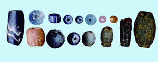 চিত্র:MahasthanGlassBeads.jpg