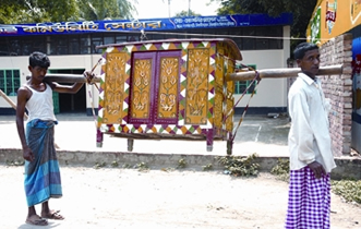 চিত্র:PalanquinModern.jpg