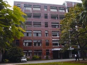 চিত্র:NotaredamCollege.jpg