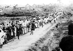চিত্র:WarOfLiberationRefugee.jpg
