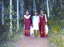 চিত্র:KhashiGirl.jpg
