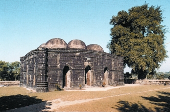 চিত্র:KusumbaMosque.jpg