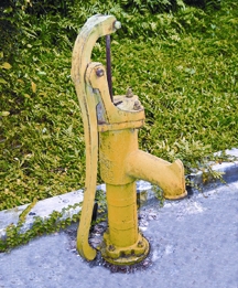চিত্র:Tubewell.jpg