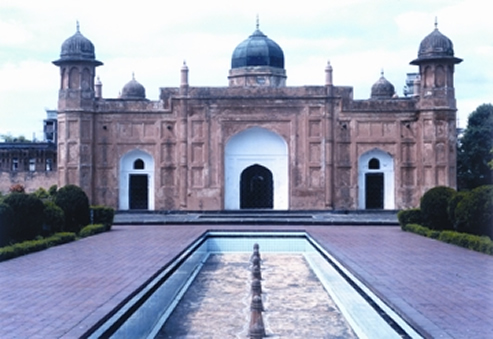 চিত্র:LalbaghFortMosque.jpg