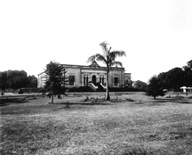 চিত্র:DhakaSmallGardenHouseDilkhusha1904.jpg