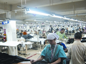 চিত্র:GarmentIndustry.jpg