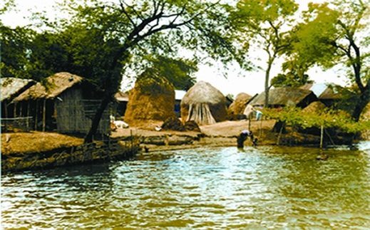 চিত্র:RuralHousing.jpg