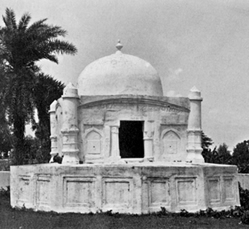 চিত্র:ShahTurkanMazar.jpg