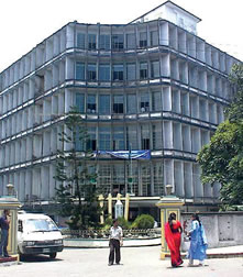 চিত্র:ChittagongCityCorporationBhavan.jpg