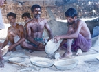 চিত্র:MetalCrafts3.jpg
