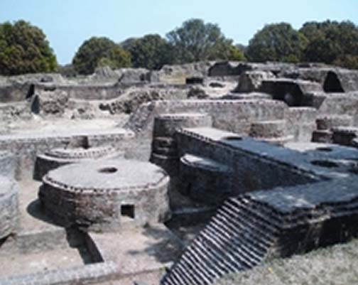 চিত্র:GaurPalace.jpg