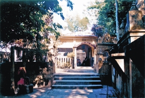 চিত্র:AdinathTemple.jpg
