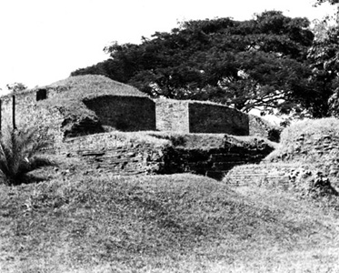 চিত্র:CharpartraMuraMainamoti.jpg