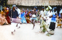 চিত্র:OraoDance.jpg