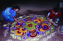 চিত্র:Art&CraftsAlpana.jpg