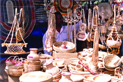চিত্র:Crafts02.jpg