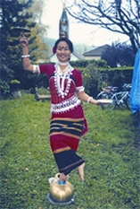 চিত্র:TribalDanceTripura.jpg