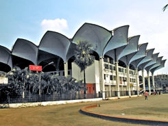 চিত্র:RailwayKamalapurStation.jpg