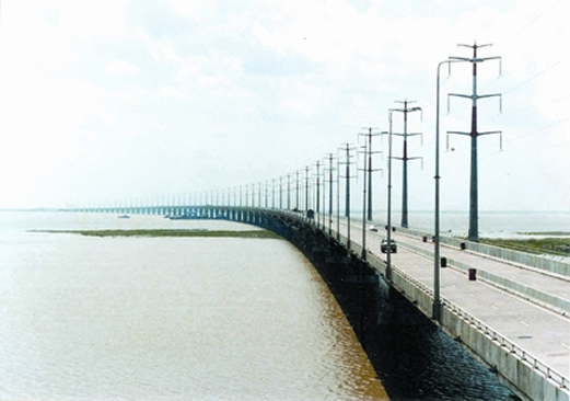 চিত্র:BangabandhuJamunaBridge.jpg