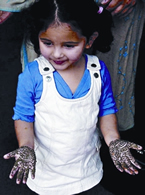 চিত্র:MehendiCutie.jpg