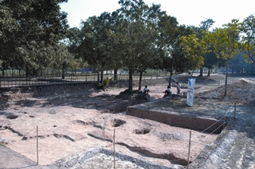 চিত্র:ArchaeologyWariBateshwar.jpg