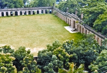 চিত্র:DhakaEidgah.jpg