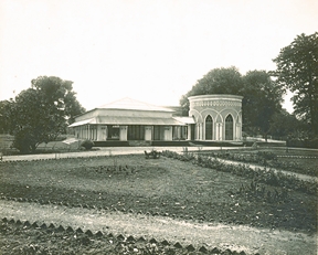 চিত্র:DhakaDarbarHouseShahbagGarden.jpg
