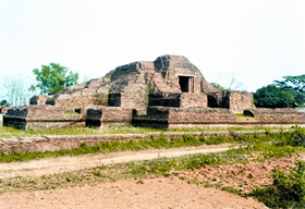 চিত্র:RupbamMuraMainamotiComilla.jpg