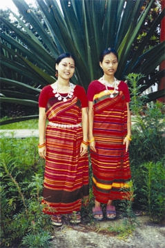 চিত্র:HajonGirl.jpg