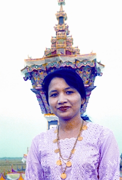 চিত্র:Rakhayen3.jpg
