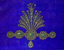 চিত্র:DhakaNawabFamilyCrown.jpg