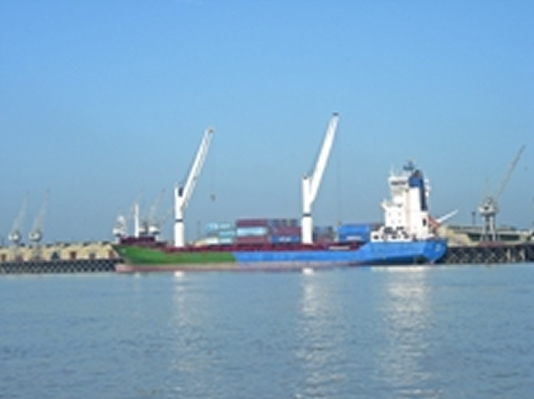 চিত্র:ChittagongPort.jpg
