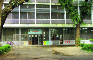 চিত্র:UniversityDhakaCentralLibrary.jpg