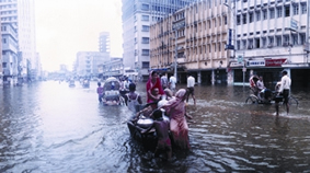 চিত্র:FloodDhaka.jpg
