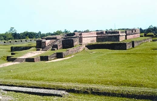 চিত্র:MainamatiSalbanViharComilla.jpg