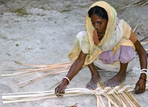 চিত্র:Art&CraftsWeavingMat.jpg