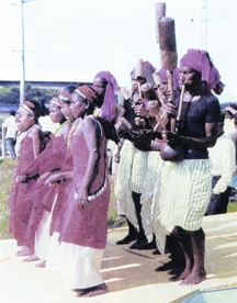 চিত্র:TribalDanceMuro.jpg