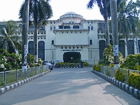 চিত্র:Dhaka MedicalCollegeHospital.jpg