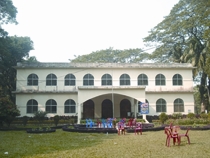 চিত্র:ZainulAbedinMuseum.jpg