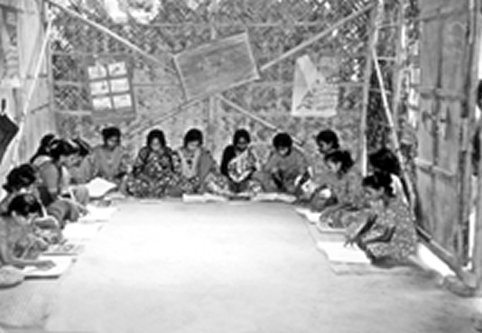 চিত্র:Non-formalEducation.jpg