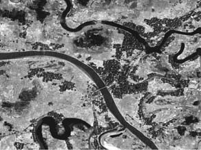 চিত্র:OxbowLakePaleochannels.jpg