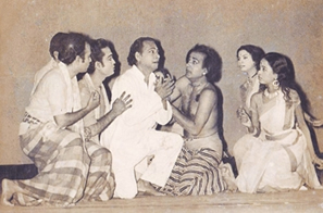 চিত্র:DanceGAMAnnan.jpg