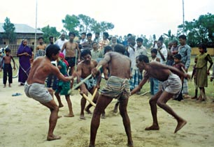 চিত্র:FolkGameLathiKhelaPanchagar.jpg