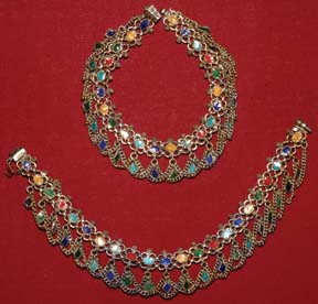 চিত্র:OrnamentsMina.jpg