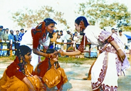 চিত্র:FolkGameGolapTagar.jpg