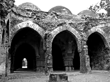 চিত্র:GunmantMosqueGaur.jpg
